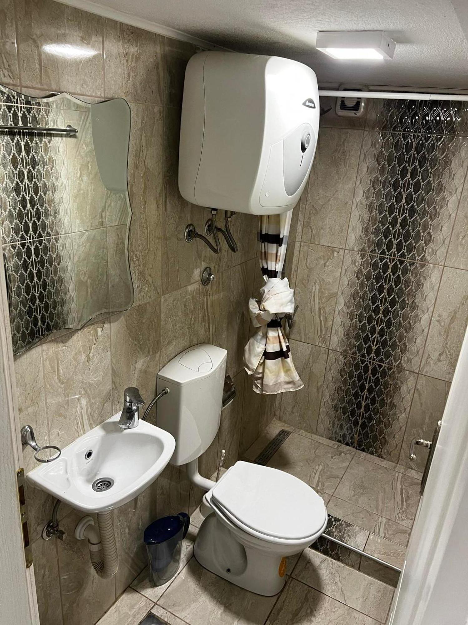 Hostel Tuzla Bagian luar foto