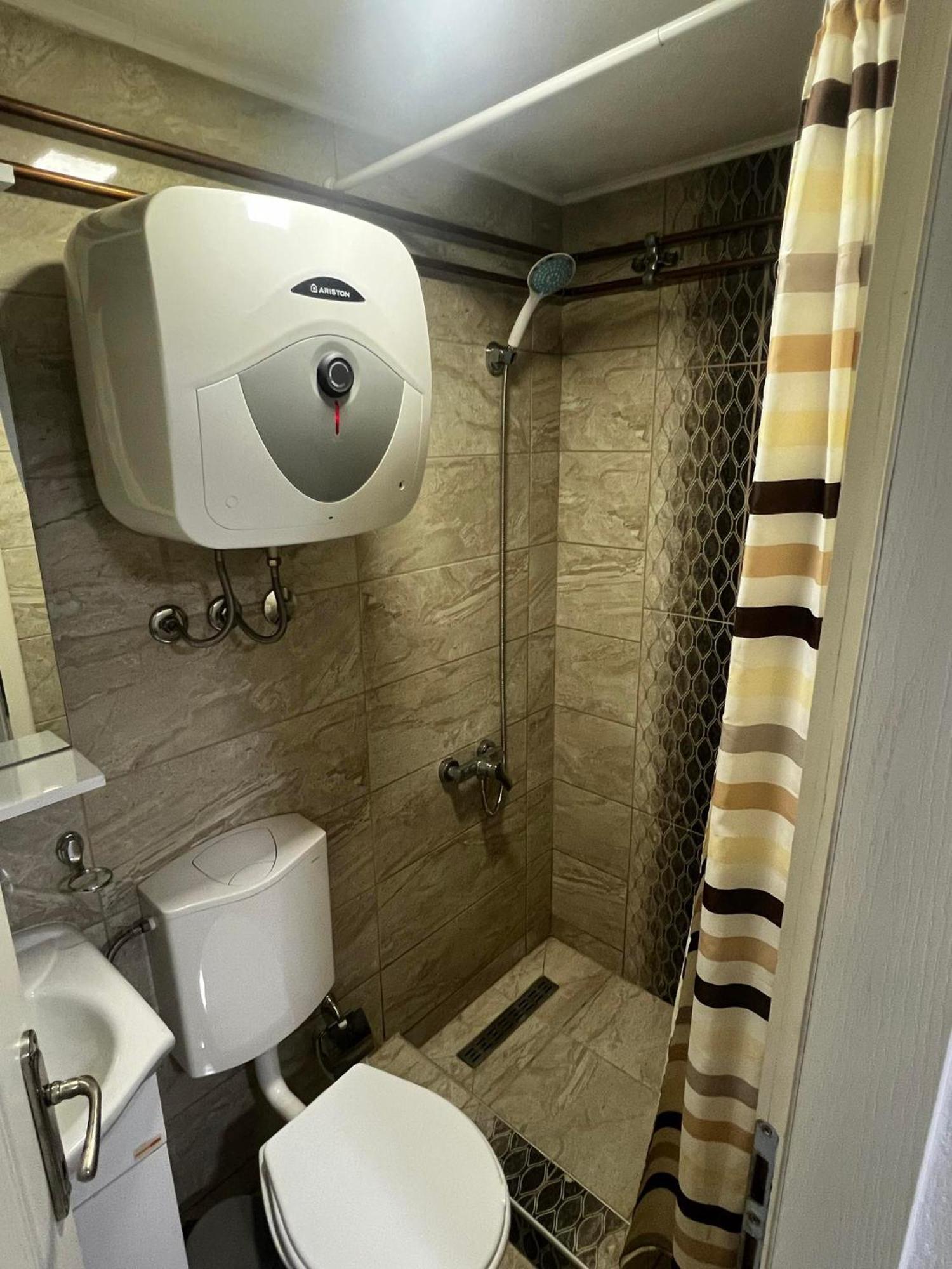 Hostel Tuzla Bagian luar foto