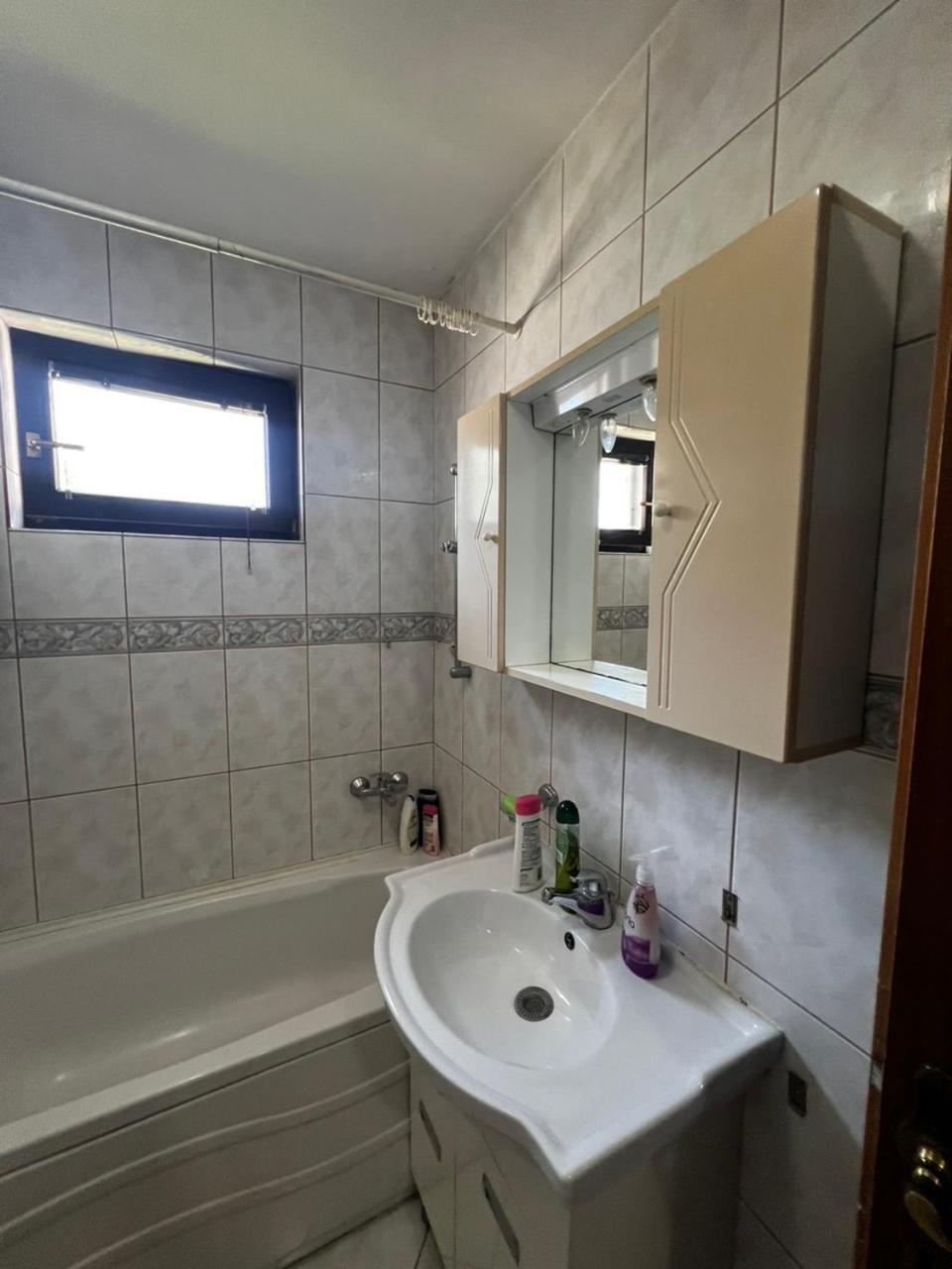 Hostel Tuzla Bagian luar foto