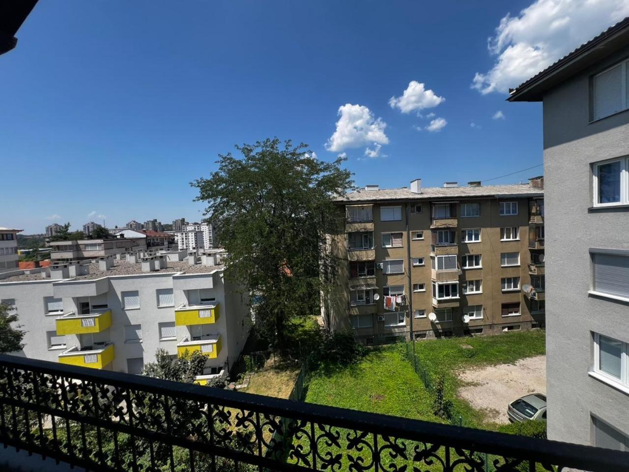 Hostel Tuzla Bagian luar foto