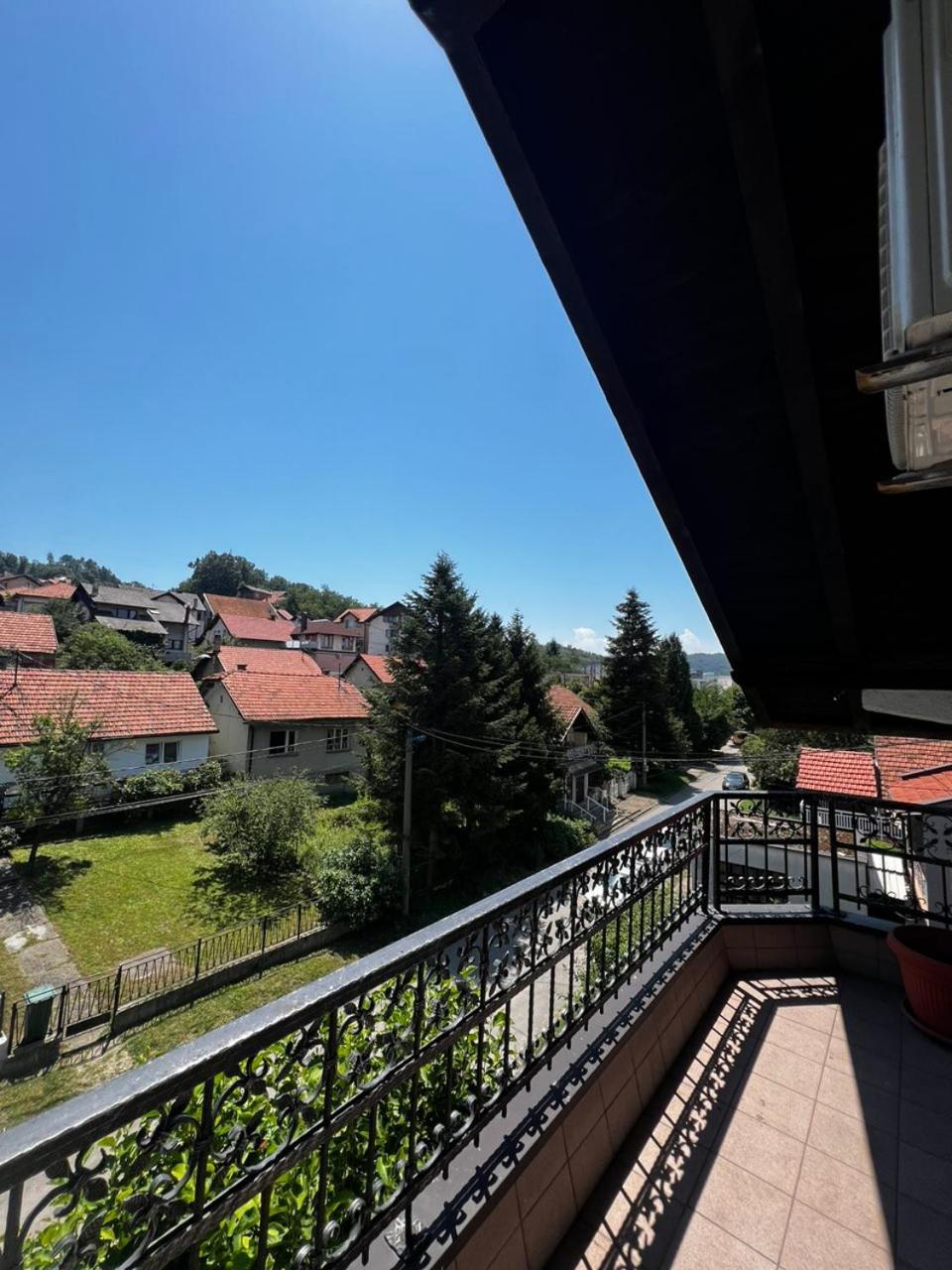 Hostel Tuzla Bagian luar foto