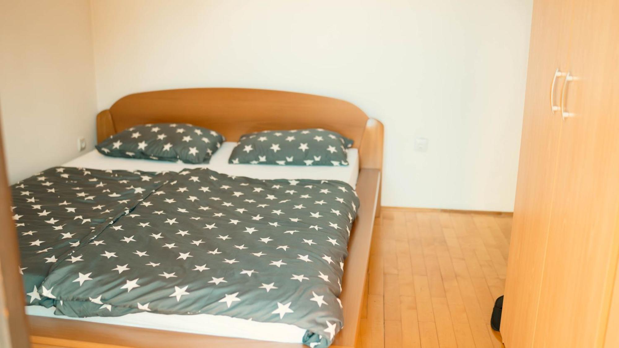 Hostel Tuzla Bagian luar foto
