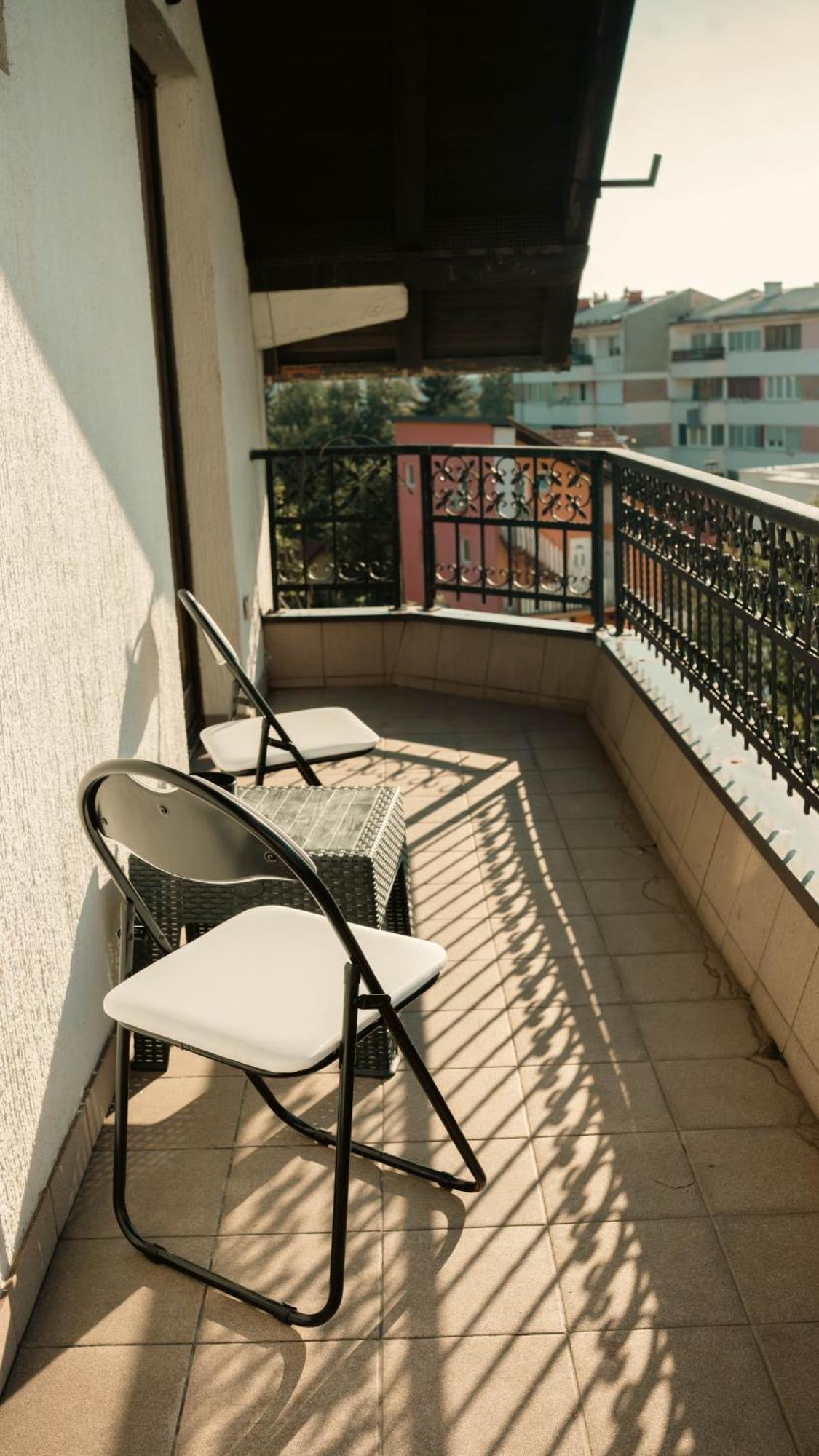 Hostel Tuzla Bagian luar foto