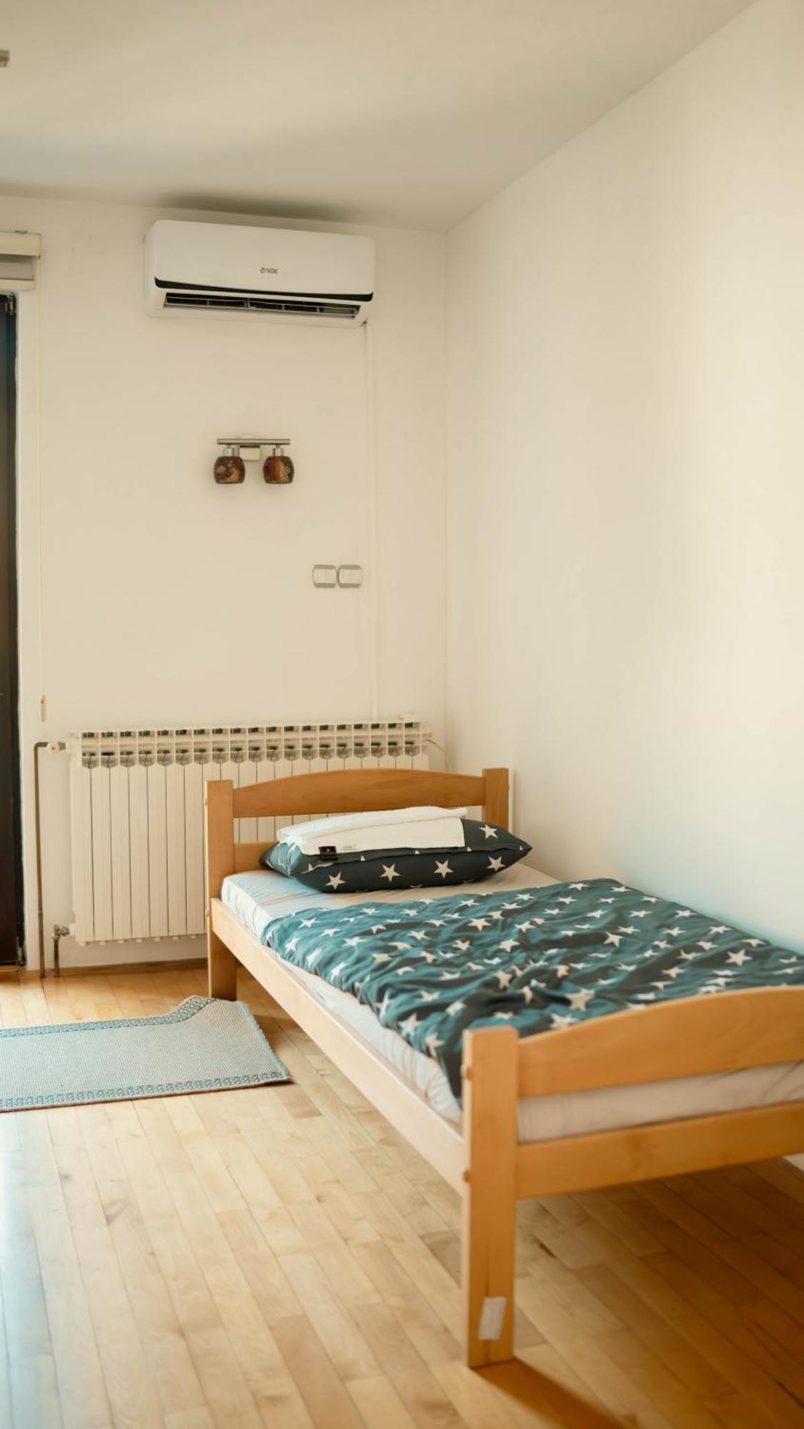 Hostel Tuzla Bagian luar foto