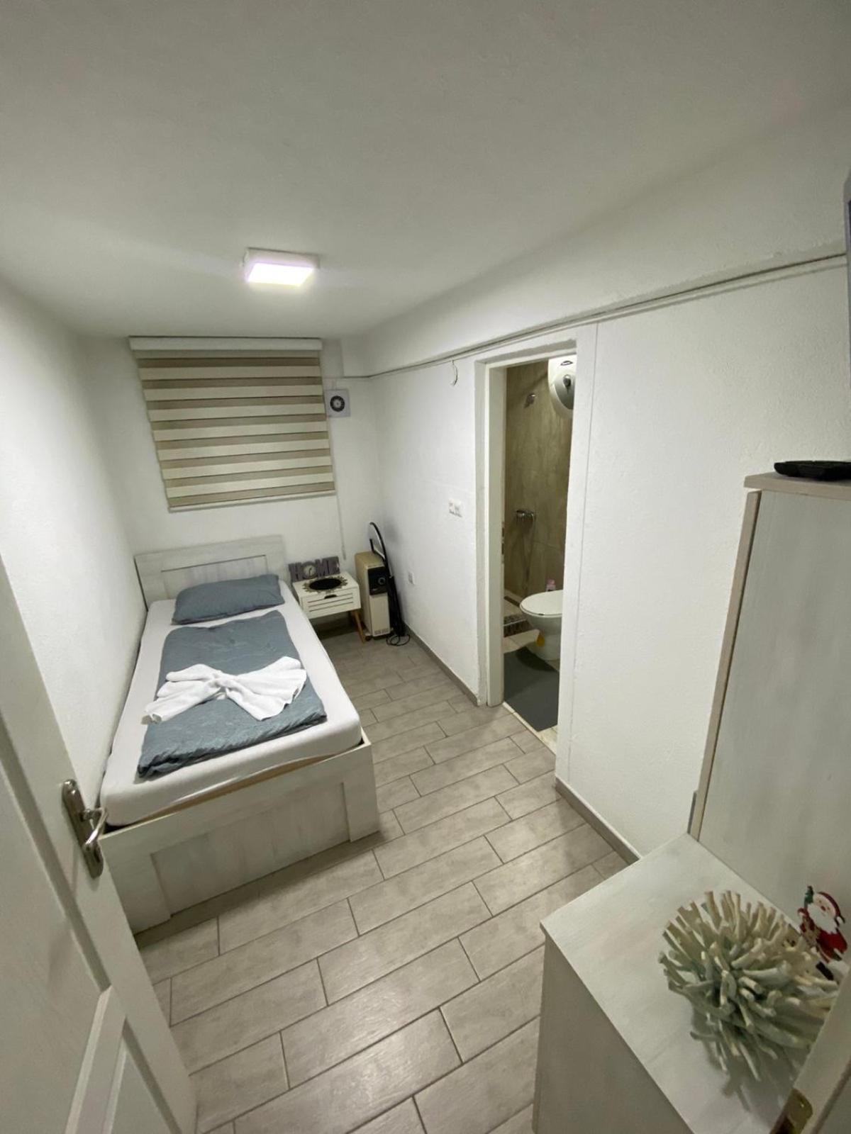 Hostel Tuzla Bagian luar foto