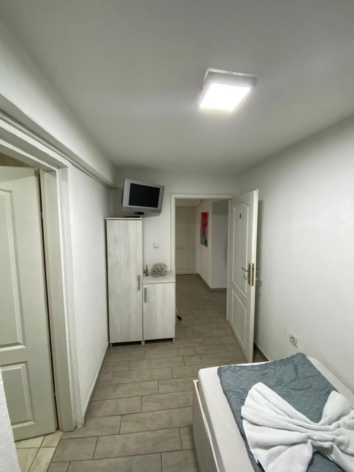 Hostel Tuzla Bagian luar foto